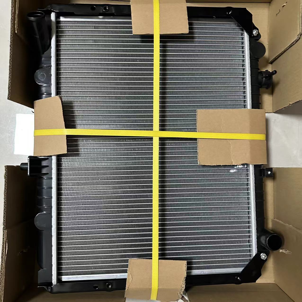 汽车水箱散热器工厂 专注小车、皮卡与微车散热器外贸出口